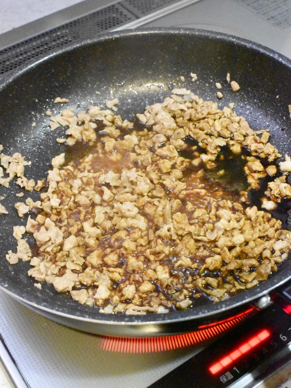 豚肉とピーマンの混ぜ込みおにぎり (4)