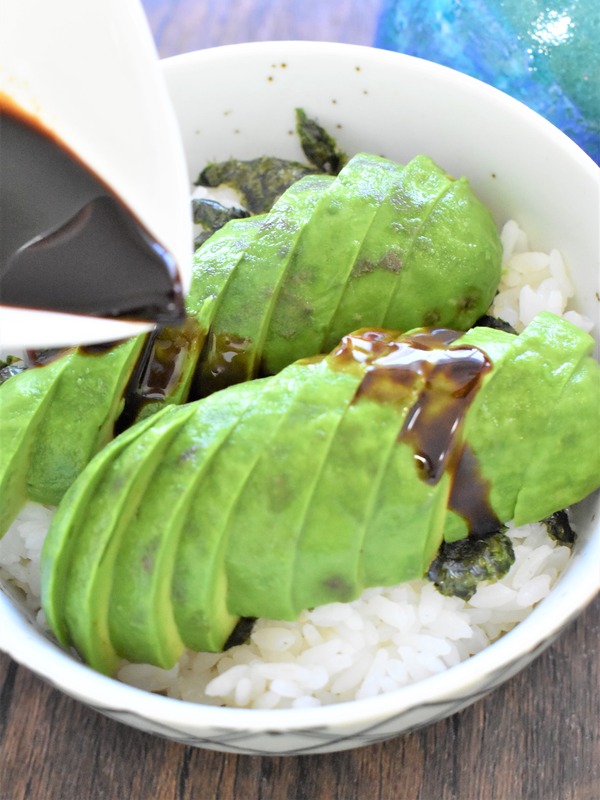 アボカド刺身丼 (2)