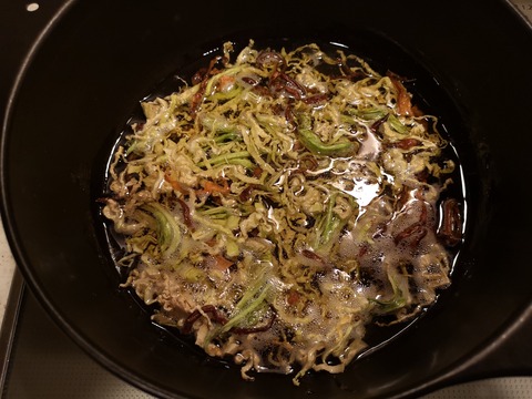 野菜の皮でおやつ (4)