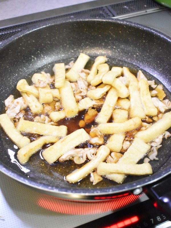 豚肉と油揚げの玉子丼 (4)