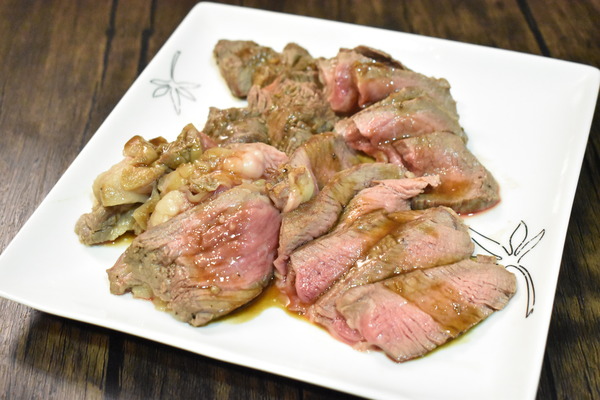 牛肩ロース肉のステーキ (9)