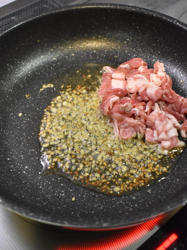 ターサイと豚肉のにんにく炒め (4)