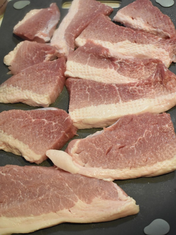 もも肉で山盛りとんかつ (4)