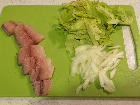 鯖とセロリのさっぱり炒め (2)
