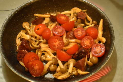 カルパスとしめじの醤油炒め (5)