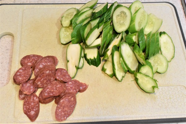 きゅうりとカルパスの和え物 (3)