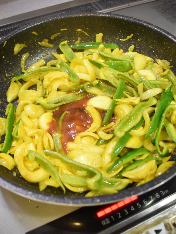 ピーマンと玉ねぎのカレー炒め (5)