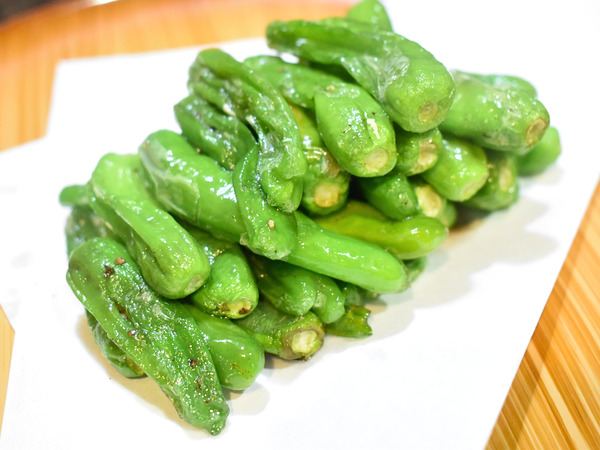 しし唐の素揚げ (1)