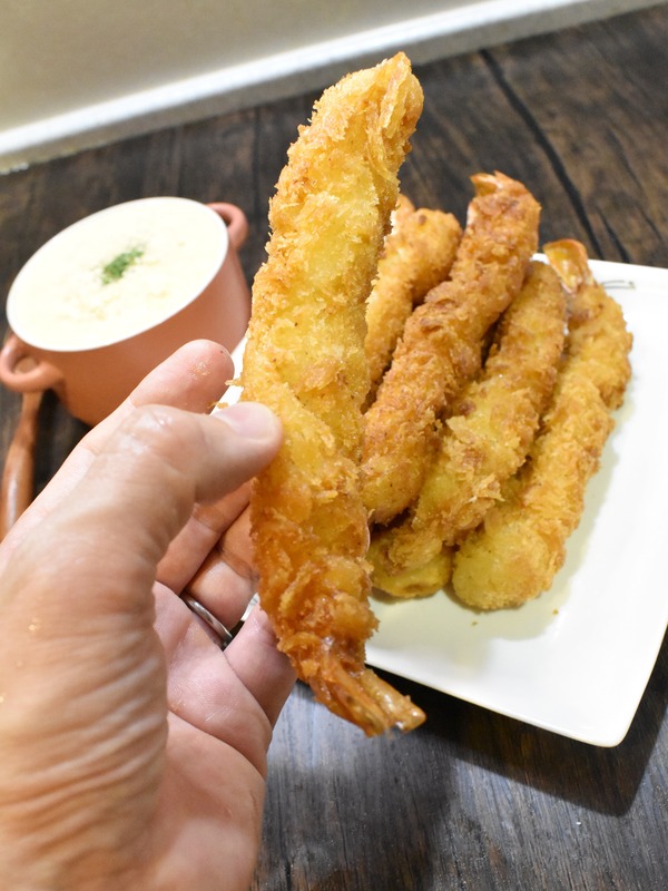 大量の特大エビフライ (3)