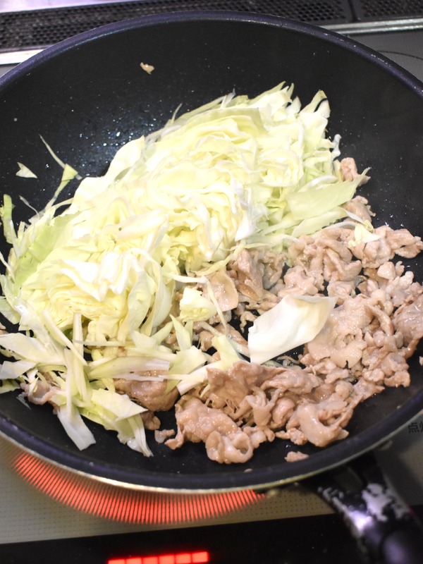 キャベツ豚玉丼 (4)