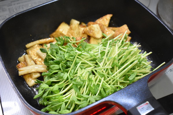 豆苗と厚揚げの甘辛炒め (5)