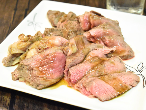 牛肩ロース肉のステーキ (2)
