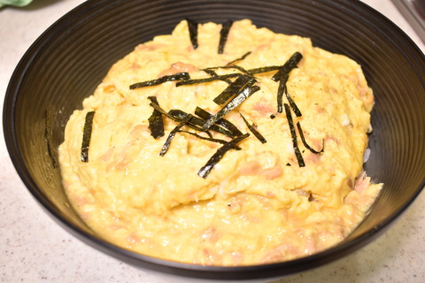 ツナマヨ玉子丼 (6)