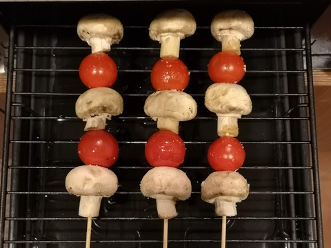 ミニトマトとマッシュルームの串焼き (3)