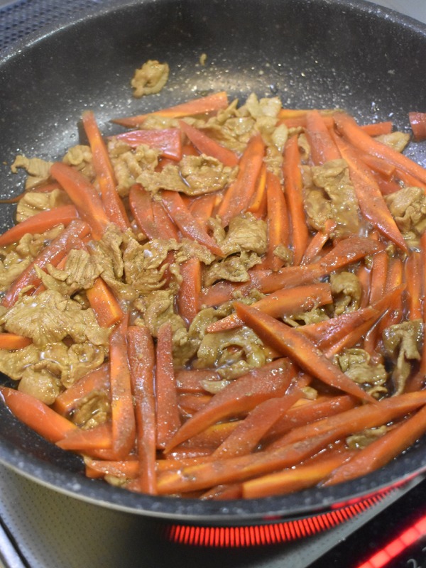 豚肉と人参のウスターソース炒め煮 (6)