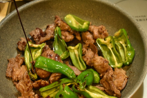 牛すじ肉とピーマン (5)