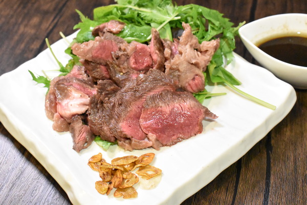 牛すじ肉のステーキ (8)