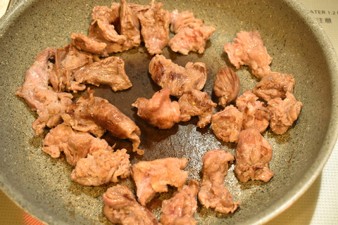 牛すじ肉とピーマン (4)