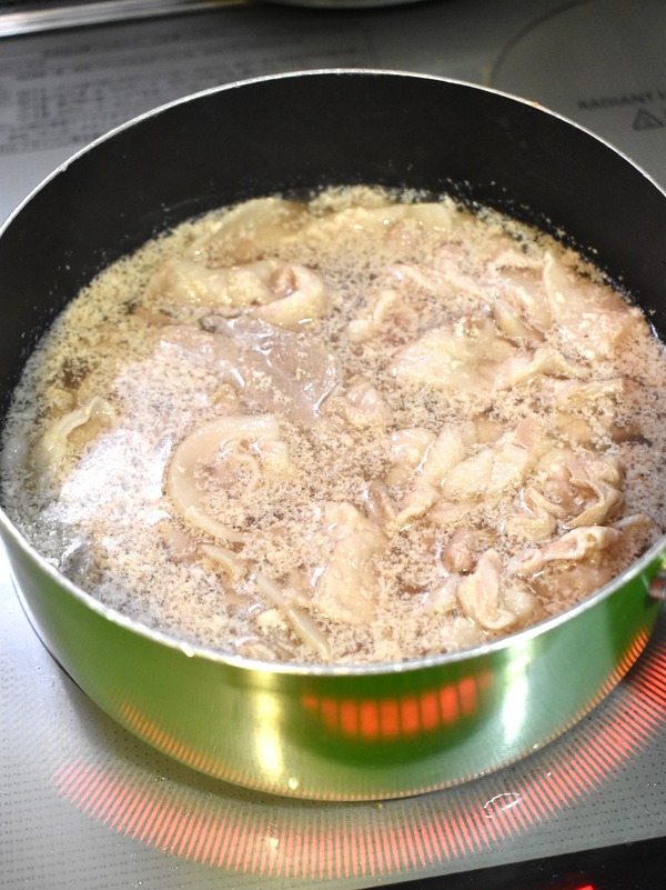豚目玉焼き丼 (4)
