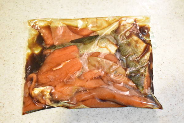 鮭のあらでみりん干し (4)