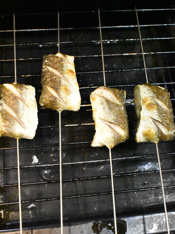 カマスの串焼き (6)