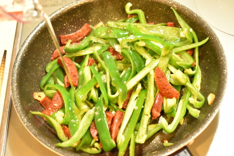 ピーマンとカルパスの塩炒め (5)