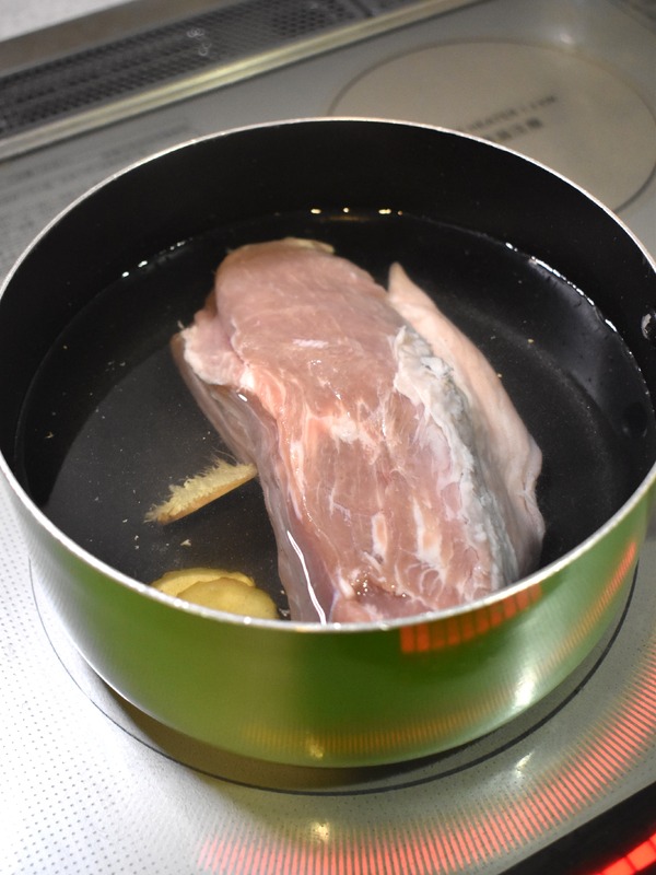 もも肉で煮豚 (3)