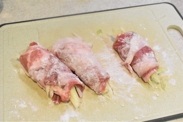 豚肉の香味野菜巻き (5)