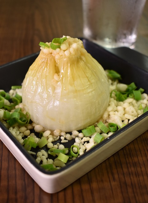 新玉ねぎの丸焼き (1)