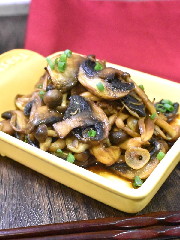 キノコのにんにくバター醤油 (2)