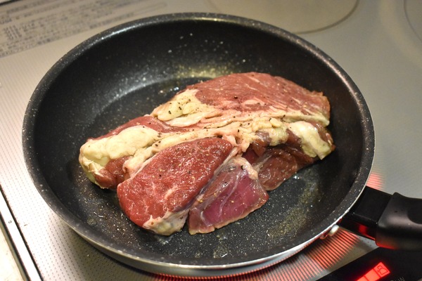 牛肩ロース肉のステーキ (4)