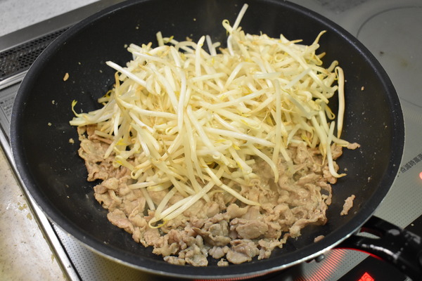 にんにくマヨ豚もやし (4)