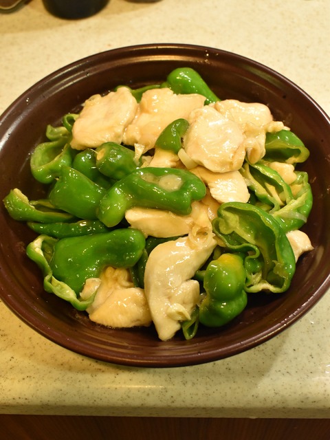 鶏むね肉とピーマンのにんにくレモン炒め (9)