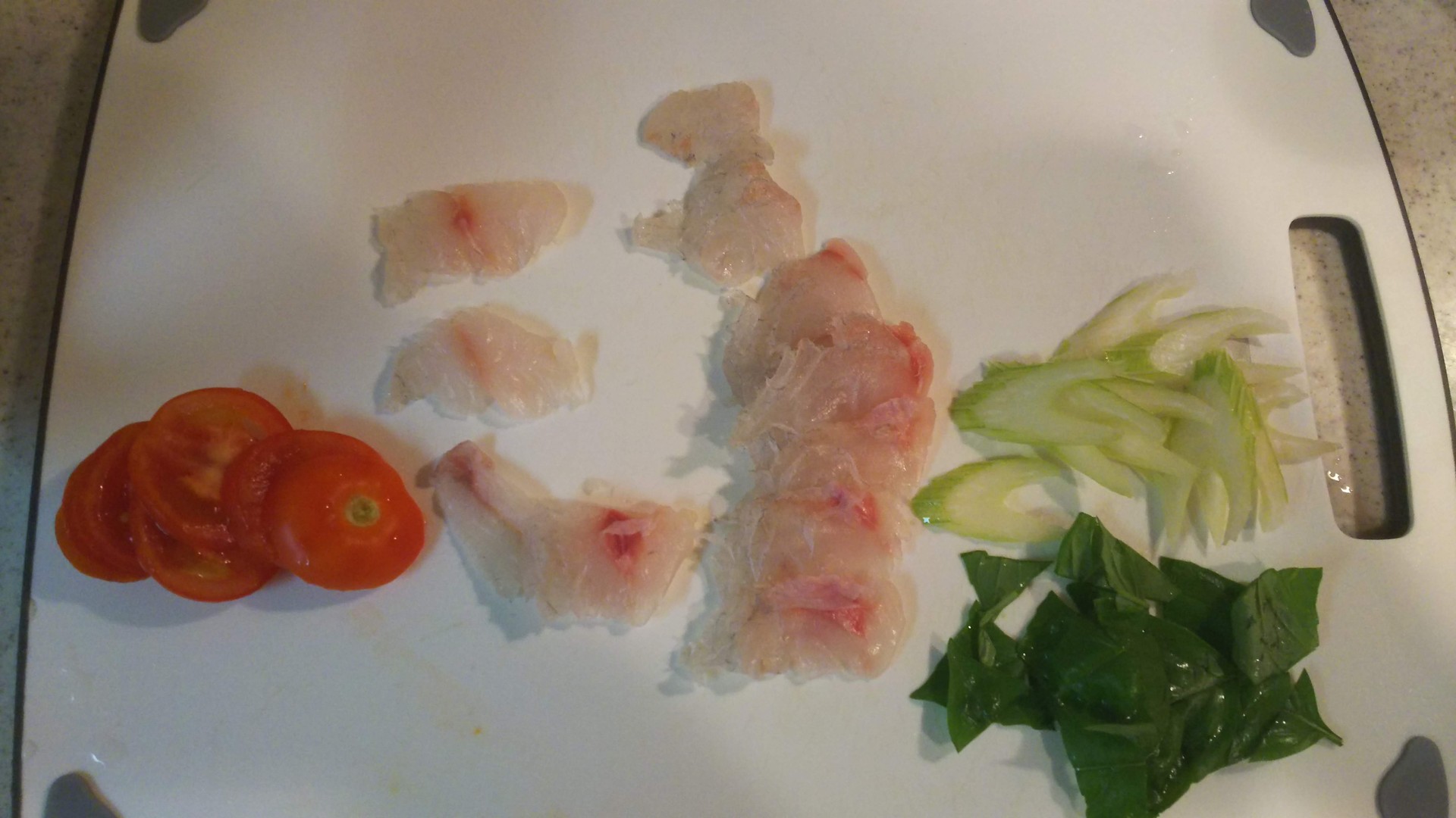 セロリとバジルが決め手 鯛の香りカルパッチョ 気まま料理で レシピとか Powered By ライブドアブログ セロリとバジルが決め手 鯛の香りカルパッチョ 気まま料理で レシピとか Powered By ライブドアブログ