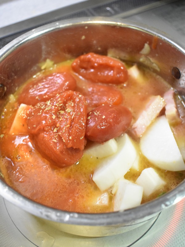 ベーコンと大根のトマト煮込み (7)