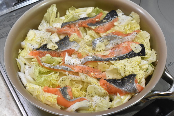 鮭と白菜の白ワイン蒸し (4)