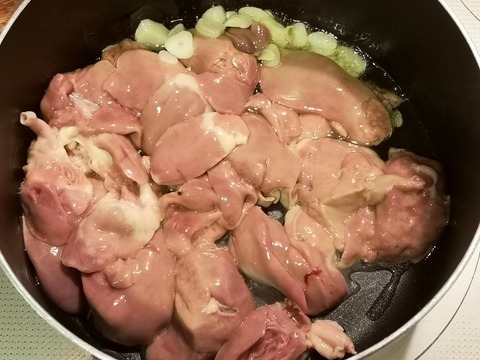鶏レバーのトマト煮込み (5)