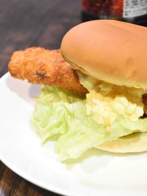 はみ出るフィッシュバガー (1)