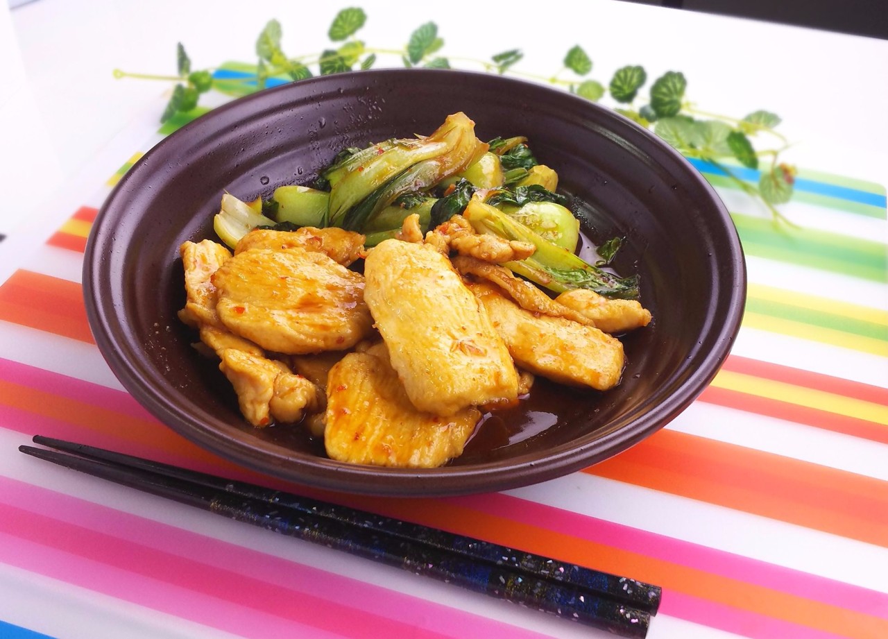 しっとりフワフワの食感 鶏むね肉とチンゲン菜の激辛炒め 気まま料理で レシピとか Powered By ライブドアブログ