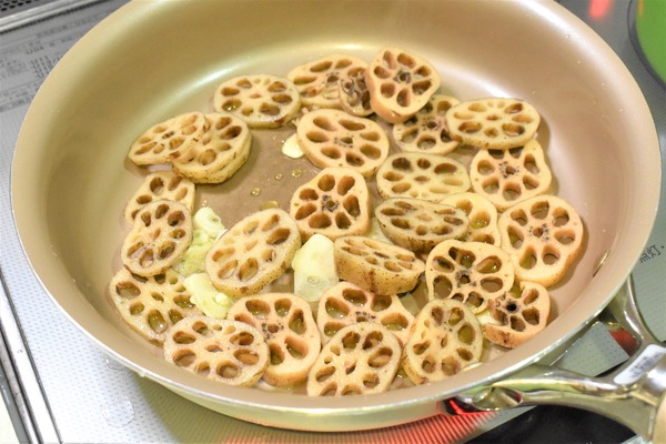 れんこんのにんにく炒め (4)