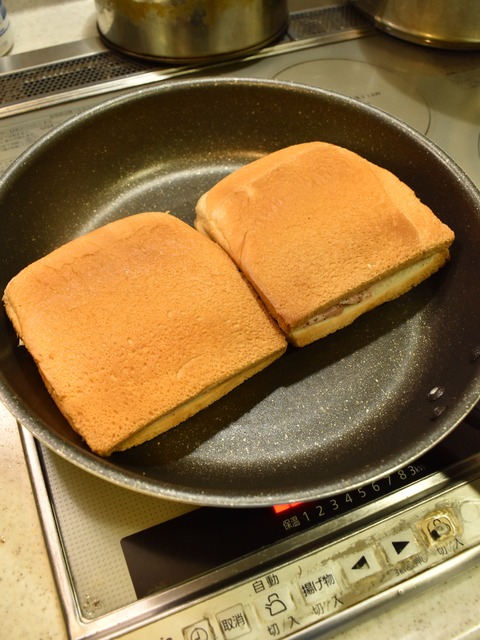 パンの耳でホットサンド (5)