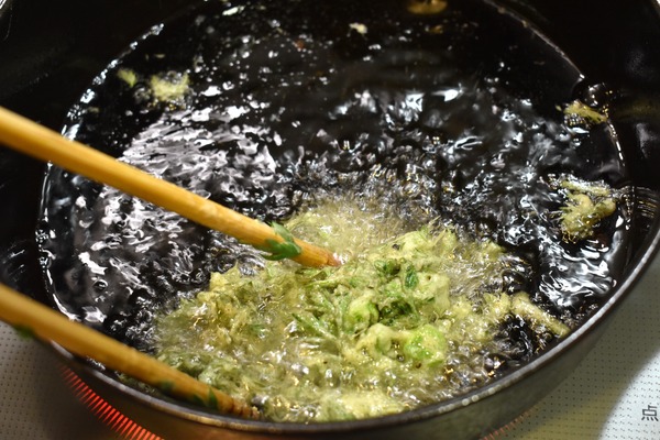 人参の葉の天ぷら (6)