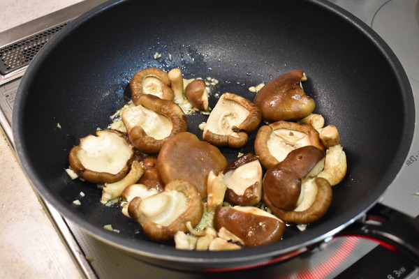 ゴロゴロ椎茸の炊き込みご飯 (4)