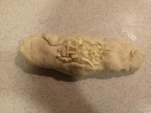 たっぷりチーズパン (10)