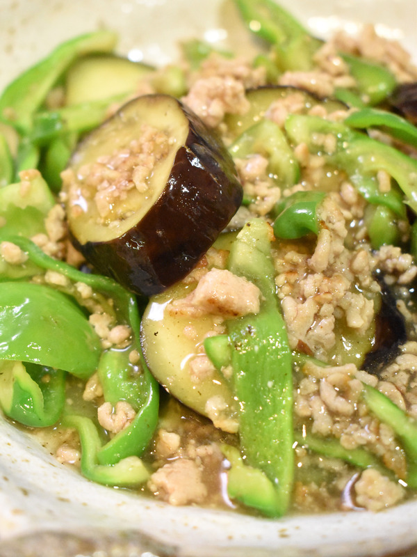 茄子とピーマンのそぼろ炒め (1)