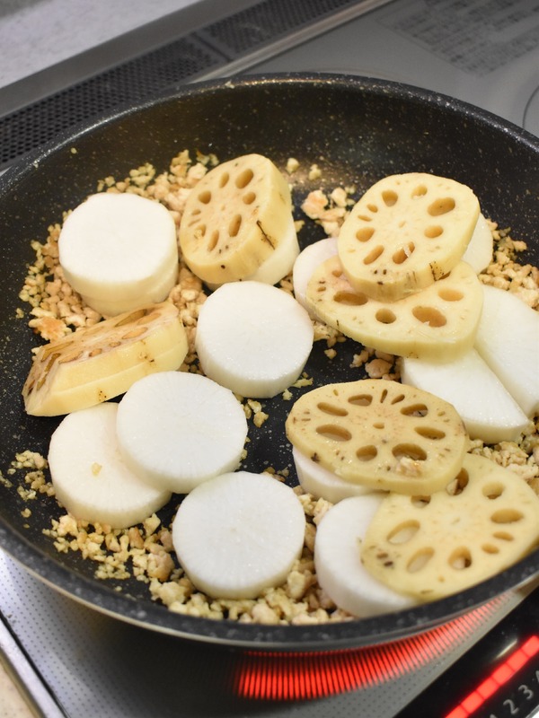 大根と蓮根の鶏そぼろ煮込み (4)