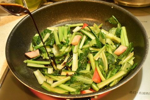 小松菜とカニカマのウスターソース炒め (5)