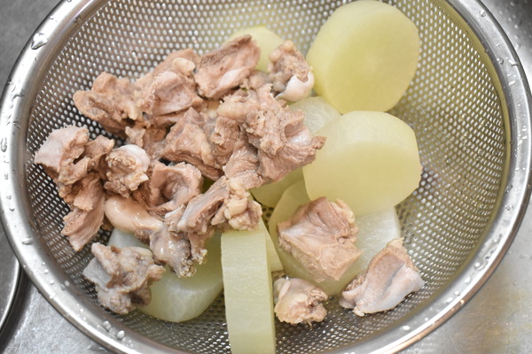 豚すじ肉と大根の煮物 (5)