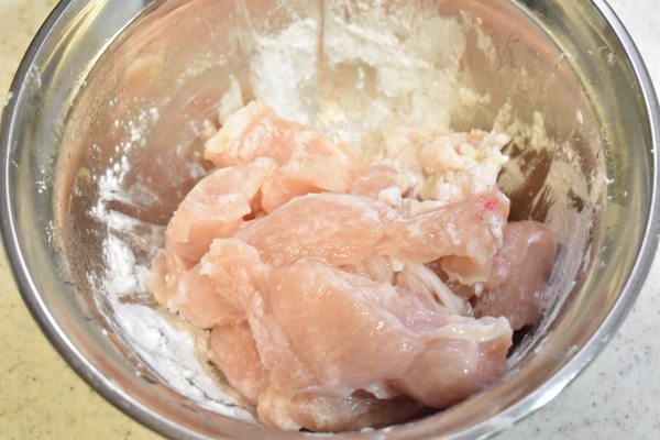 鶏むね肉と芽にんにくの甘辛炒め (3)