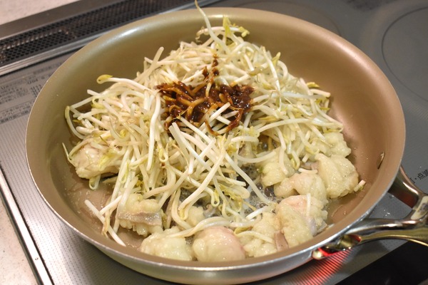 ホルモンともやしの味噌炒め (4)